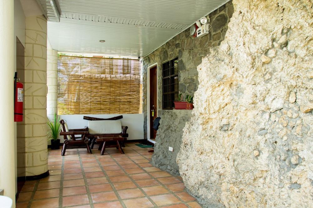 Greenyard Inn Manoc-Manoc Exterior photo
